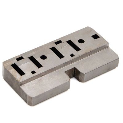 Soluções de usinagem CNC personalizadas para materiais de aço de silício e alumínio de titânio