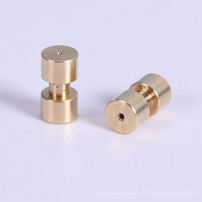 Equipamento de torneamento CNC com capacidades de material de cobre