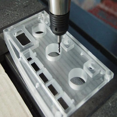 Serviços de usinagem de peças metálicas sob medida com máquinas de torneamento CNC e usinagem CNC de 5 eixos